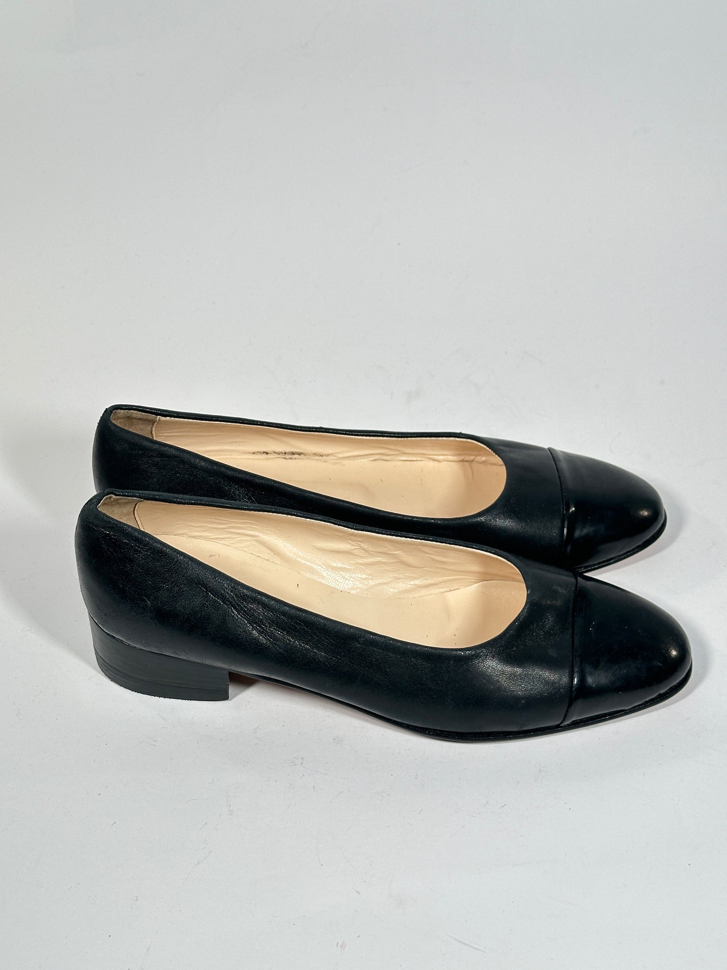 Leather ballerina flats