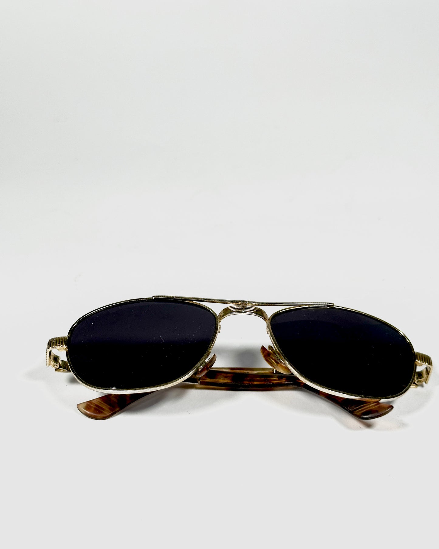 VINTAGE SUNGLASSES