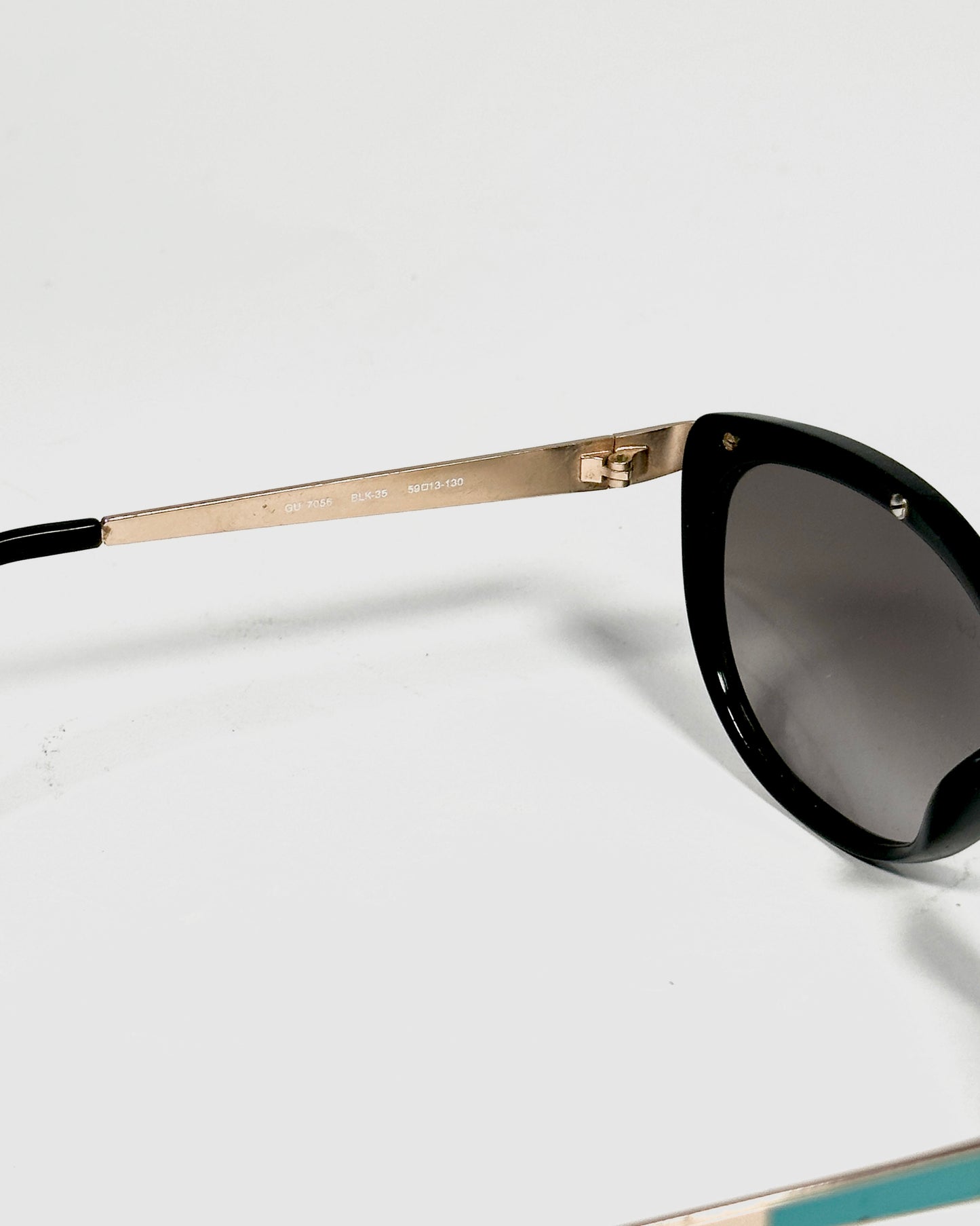 GUESS SUNGLASSES