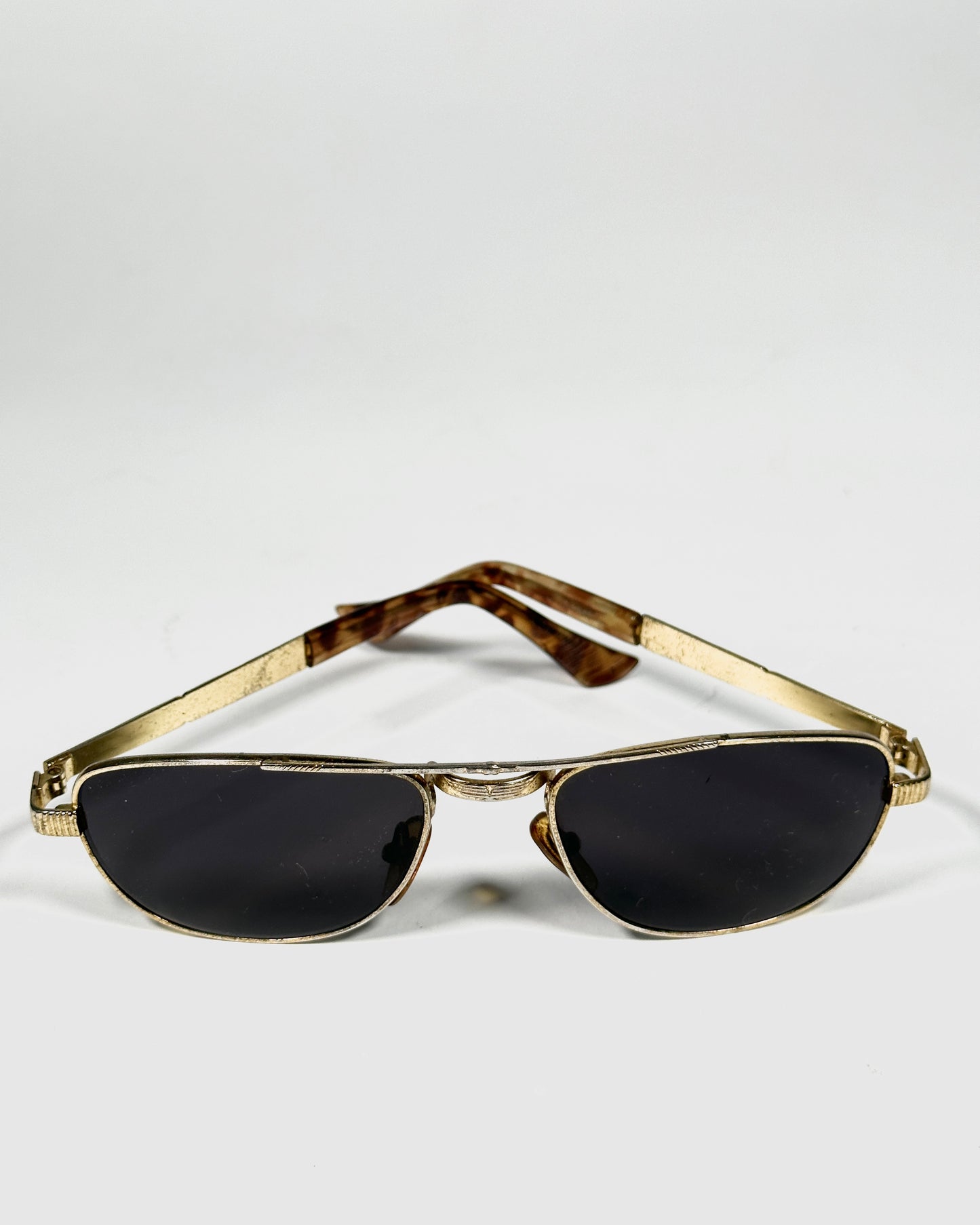 VINTAGE SUNGLASSES